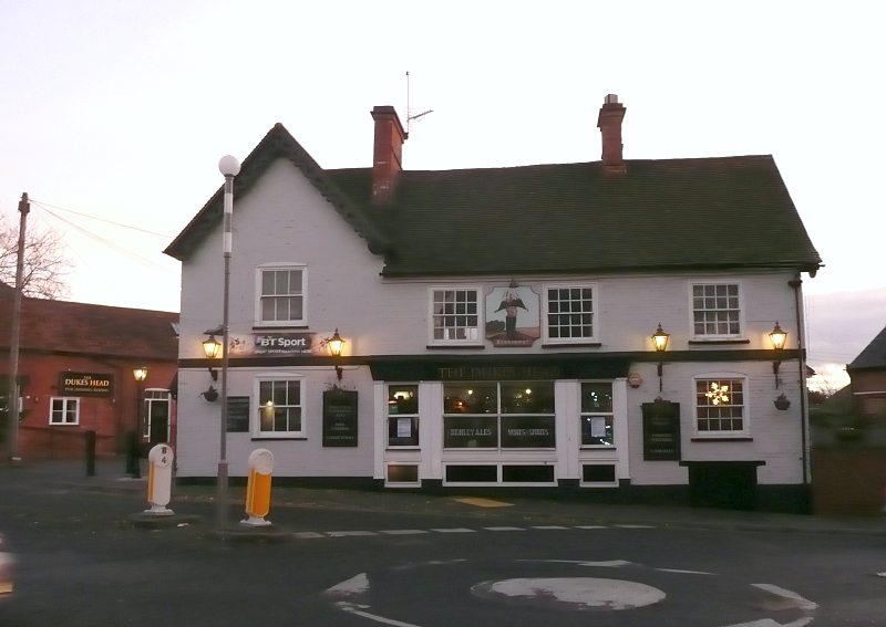 The Dukes Head Pub in Wokingham, Вокингем