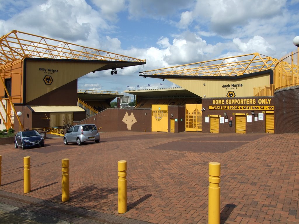 Molineux Stadium stands, Wolverhampton, Вулвергемптон
