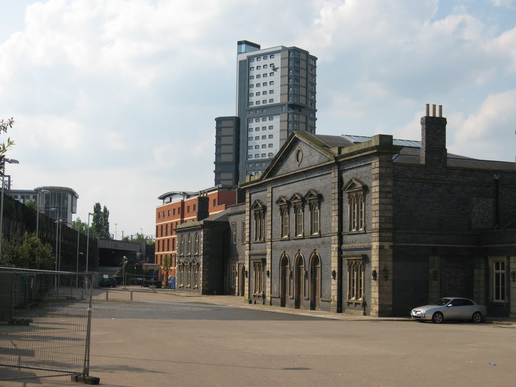 Wolverhampton, old Great Western Low Level Station, Premier Inn and Student  tower apartments at rear, Вулвергемптон