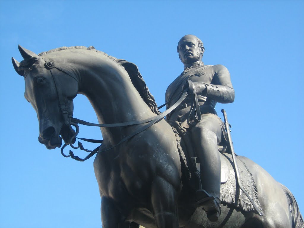 Statue of Albert, Prince Consort. Queen Square, Wolverhampton, England, Вулвергемптон