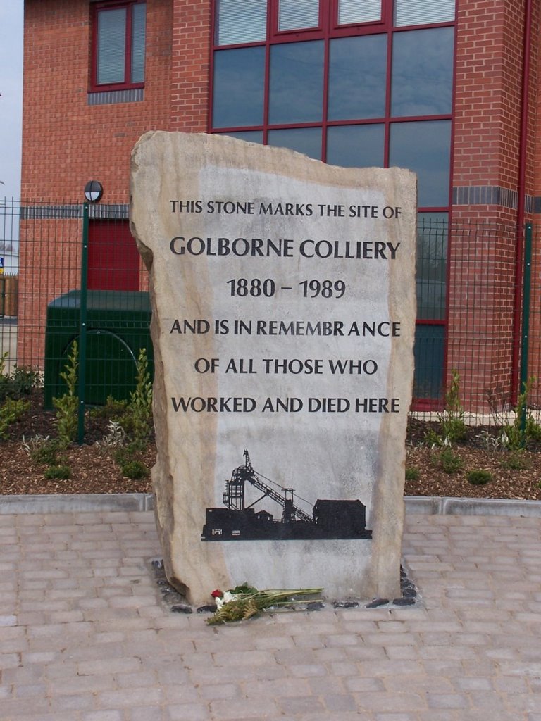 Miners Memorial Golborne, Голборн