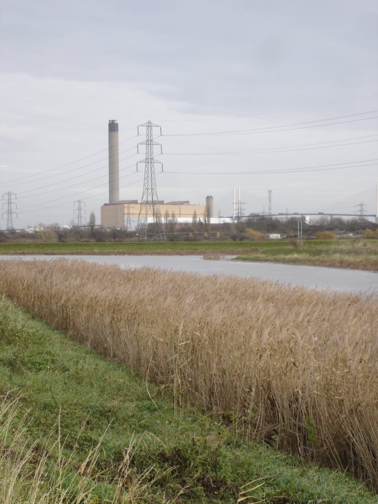 River Cray, looking towards Littlebrook Power Station, Дартфорд