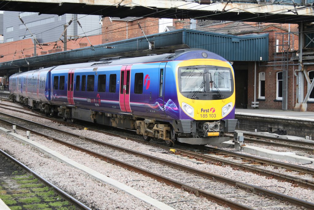 First Trans Pennine Class 185 No.185 103 at Doncaster on a Manchester Airport service, Донкастер