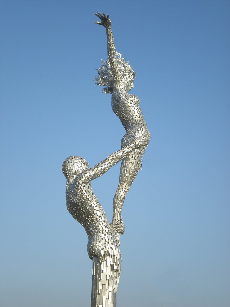 Sculpture at Keepmoat stadium, Донкастер