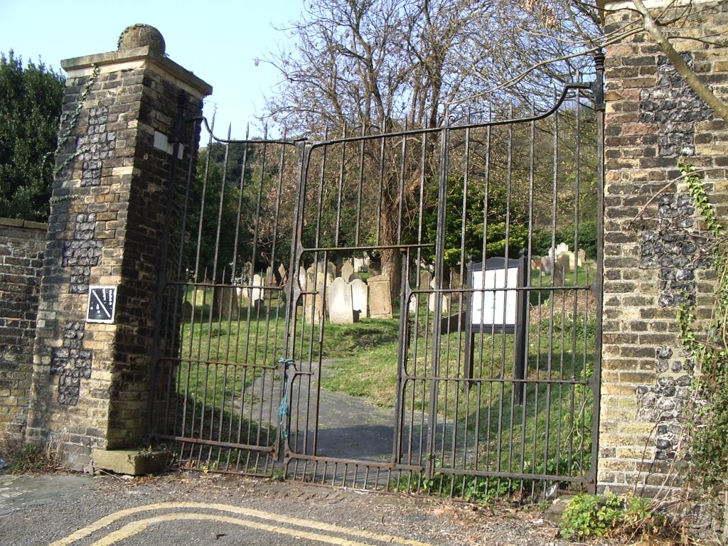 Main Entrance, Cowgate Cemetery Nature Reserve, Dover, Kent, England, UK, Дувр
