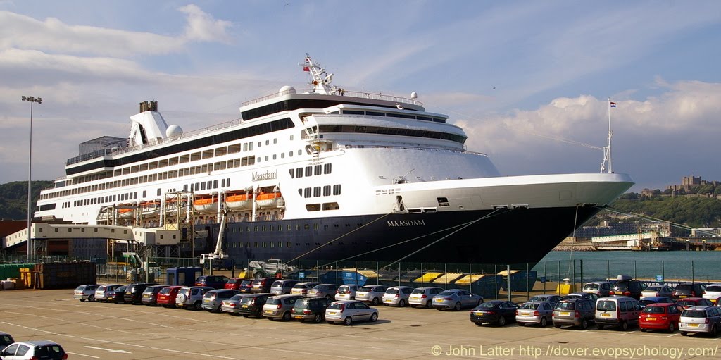 MS Maasdam Cruise Ship, Admiralty Pier Cruise Terminal 1, Dover Harbour, Kent, UK, Дувр