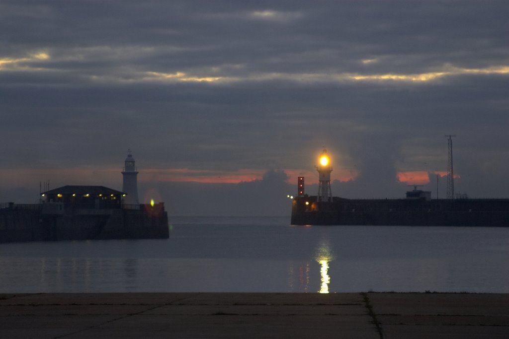 Dover Docks at Dawn, Дувр