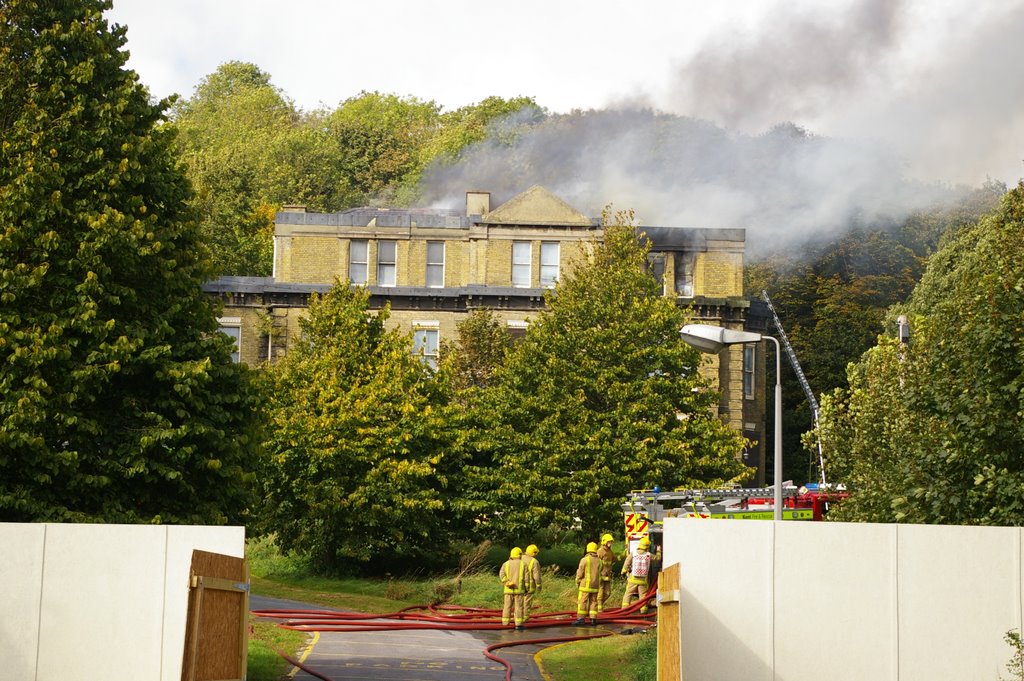 Westmount College on Fire, Folkestone Road, Dover, Kent, United Kingdom, Дувр