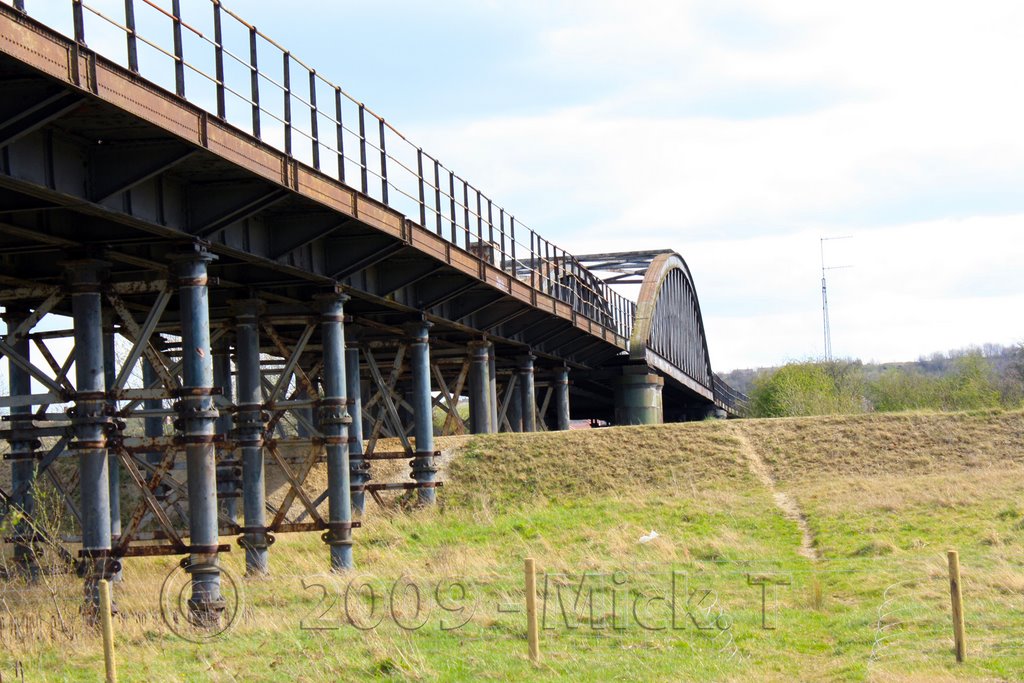 Old iron railway bridge, Кастлфорд