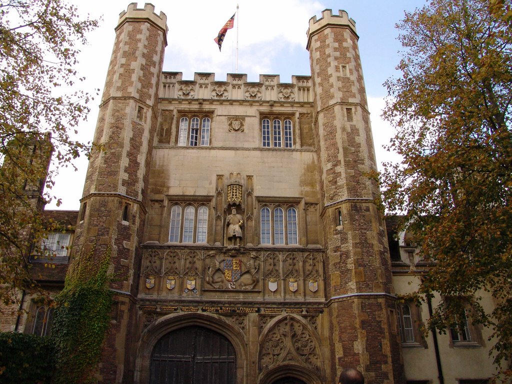 entrance to Trinity College, Кембридж