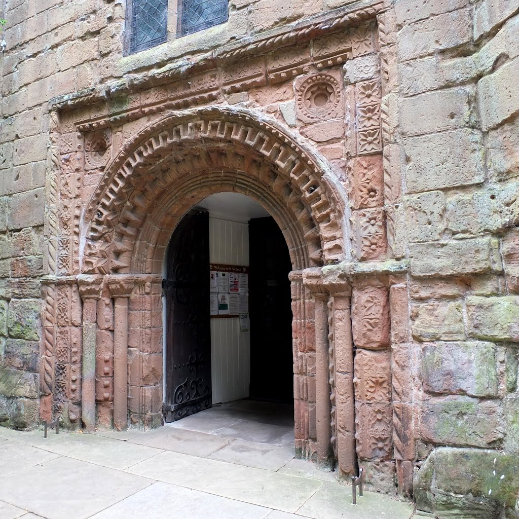 Kenilworth Parish Church ancient doorway.(St Nicholas), Кенилворт