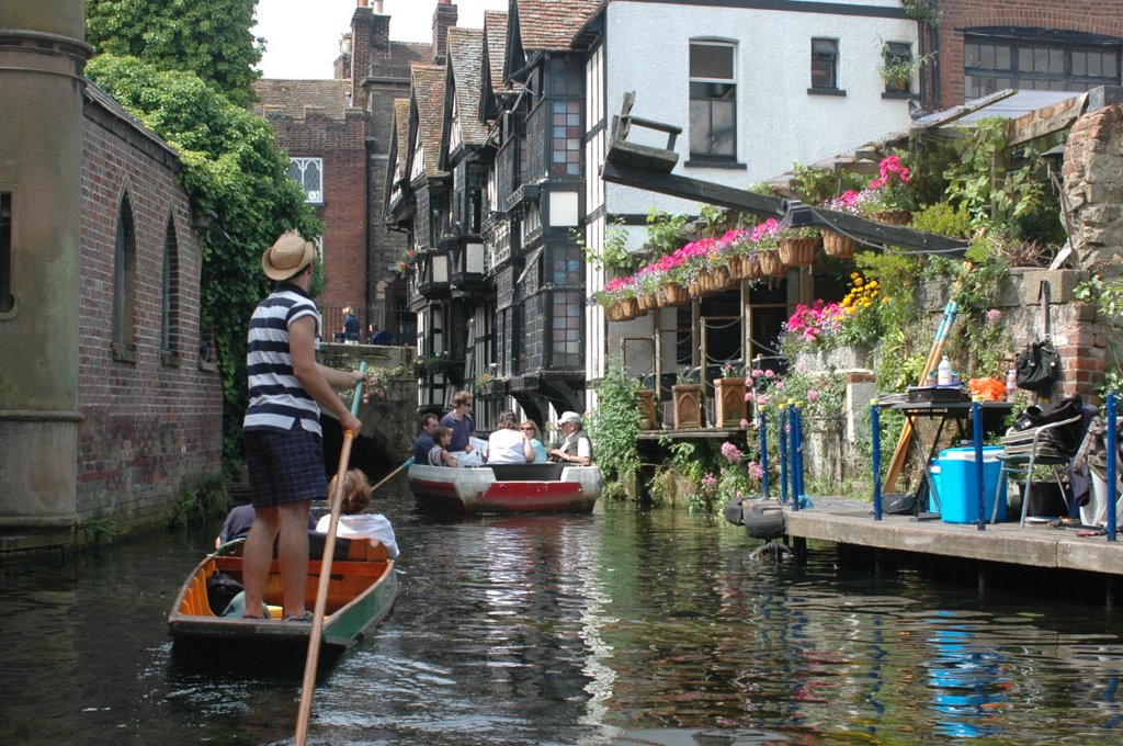 Canterbury: Nel canale vengono organizzate uscite in barca, Кентербери