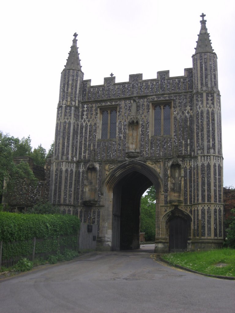 Abbey Gate, Колчестер