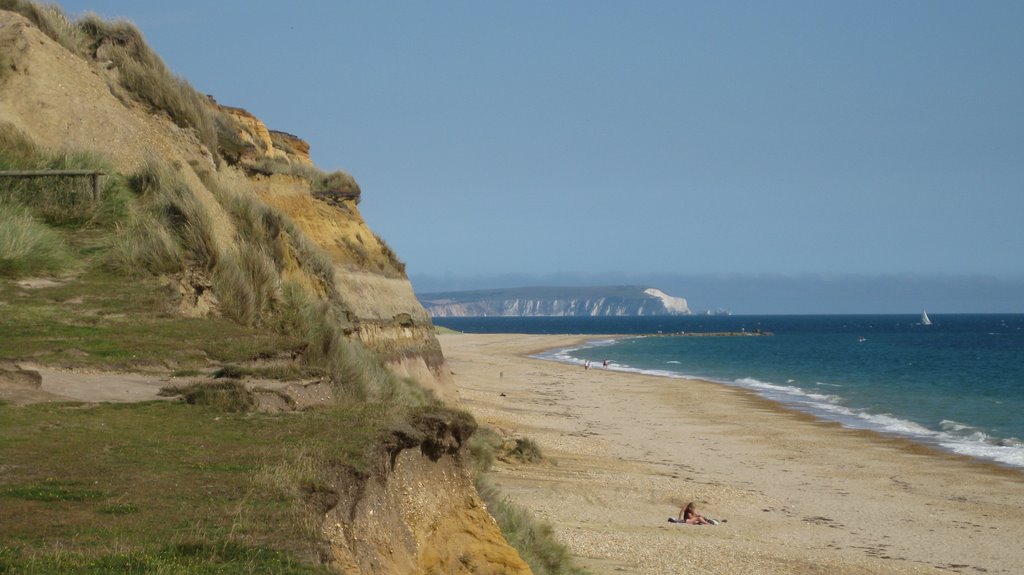 Hengistbury Head Cliffs and the Isle of Wight, Кристчерч