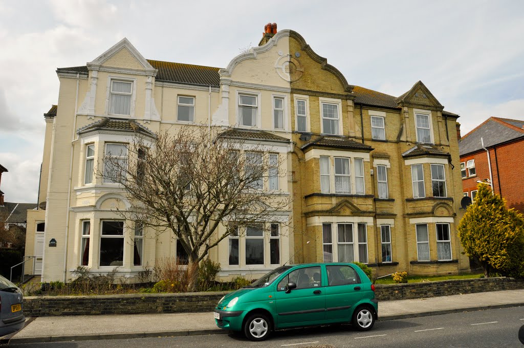 Double colour house in Lowestoft, Лаустофт