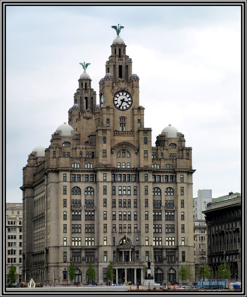 The Royal Liver Buiding in Liverpool, Ливерпуль