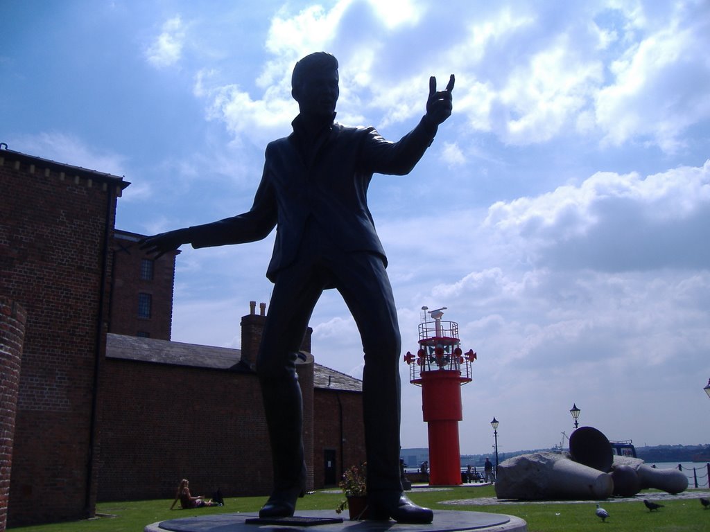 Billy Fury statue Albert Dock 2007, Ливерпуль