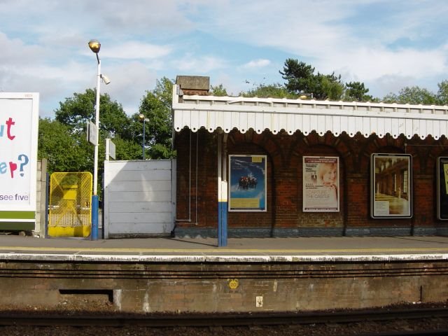 Leatherhead Station, Литерхед