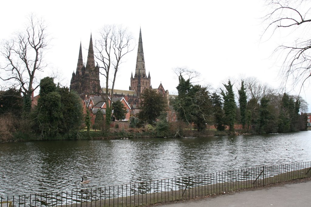 Lichfield Cathedral from Minster Pool, Личфилд