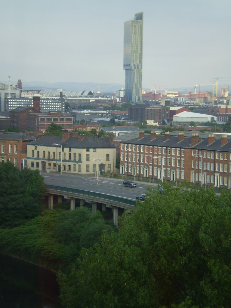 a stupidly tall building, Манчестер