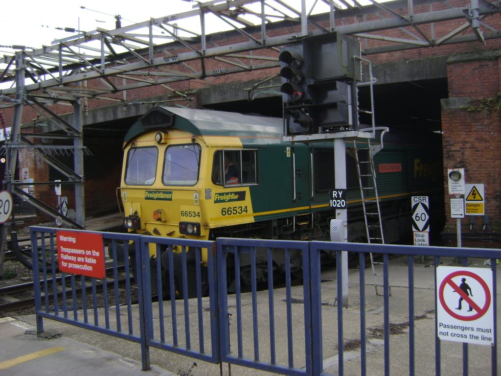 On the platform at Northampton, Нортгемптон