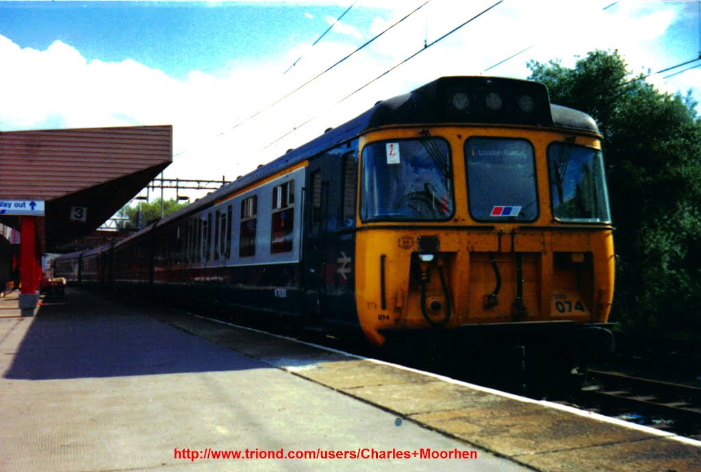 Class 310074 EMU Photo, Northampton station in the 1980s, Нортгемптон