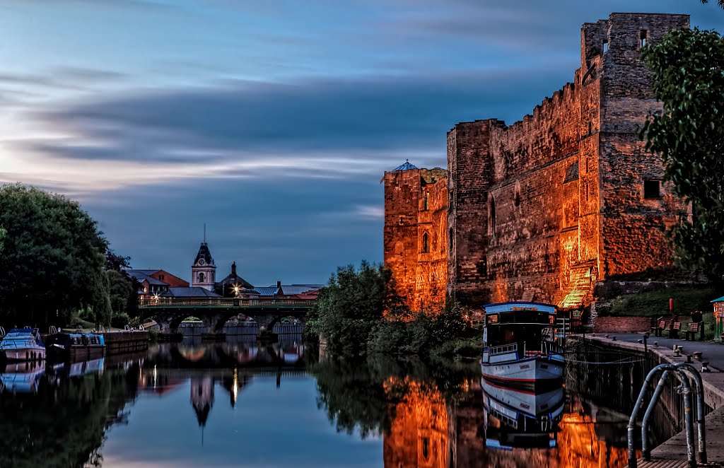 Newark Castle reflection, Ньюарк