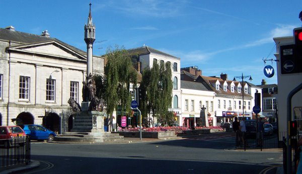 Newport - St James Square, Ньюпорт