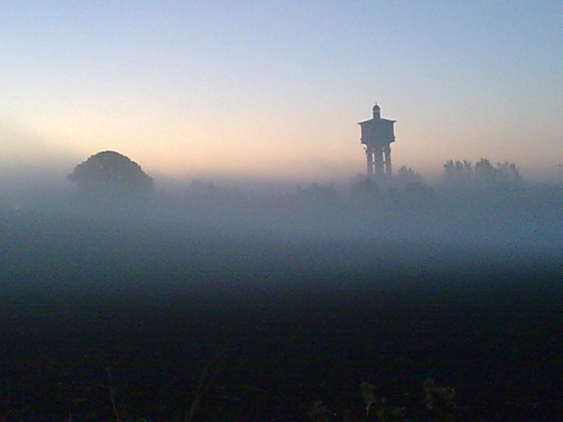 autumn morning view of gawthorpe water tower., Оссетт