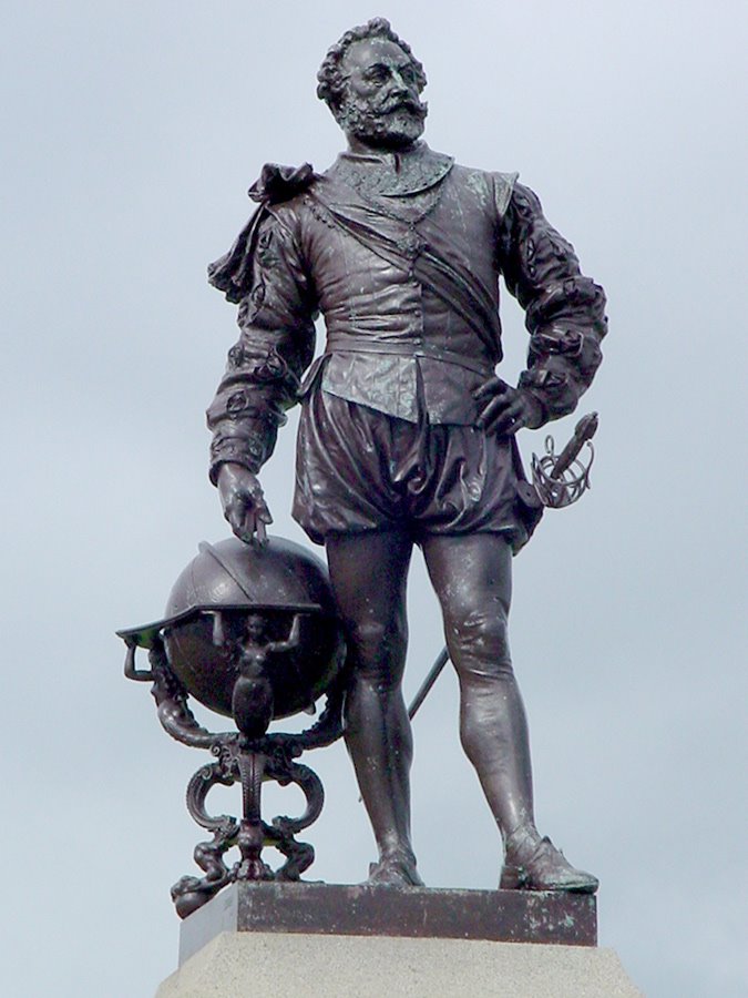 Sir Francis Drake statue, Плимут