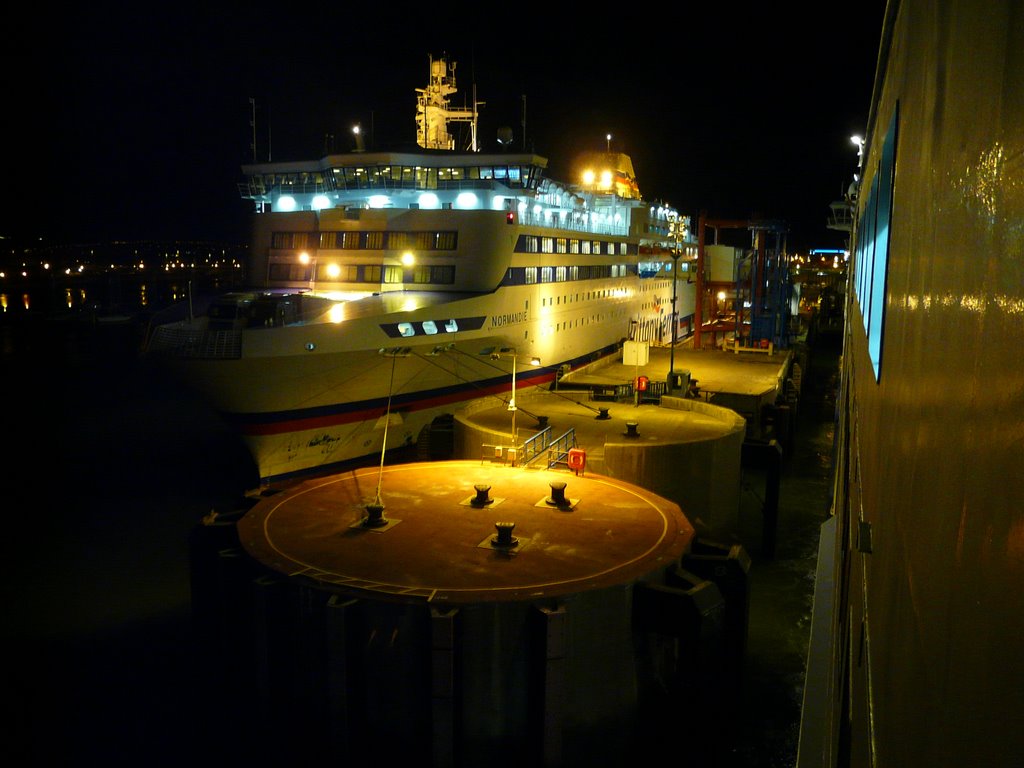 Le Ferry "Normandie" de Brittany Ferries à quai à Portsmouth, Портсмут