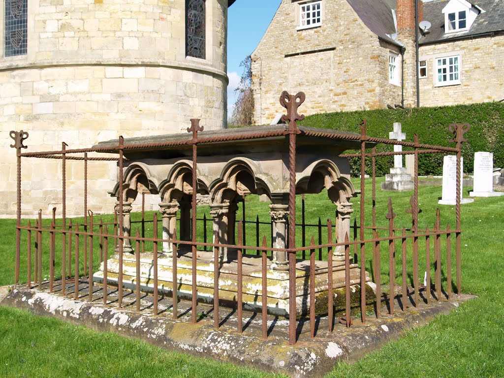 Grave at All Saints, Рагби