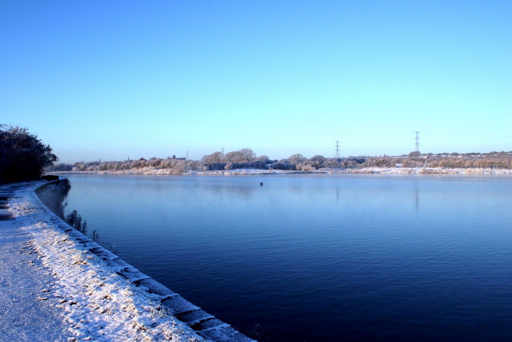 Elton reservoir in winter, Радклифф