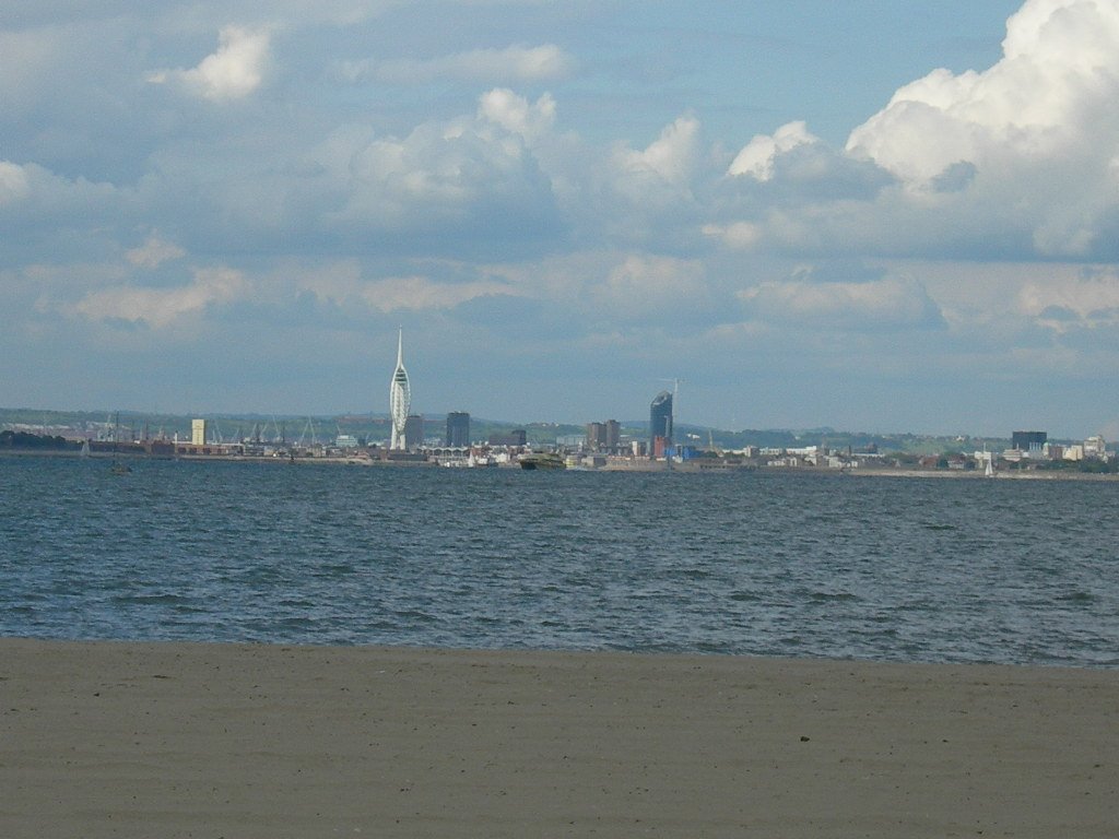 Portsmouth skyline from the Isle of Wight, Райд