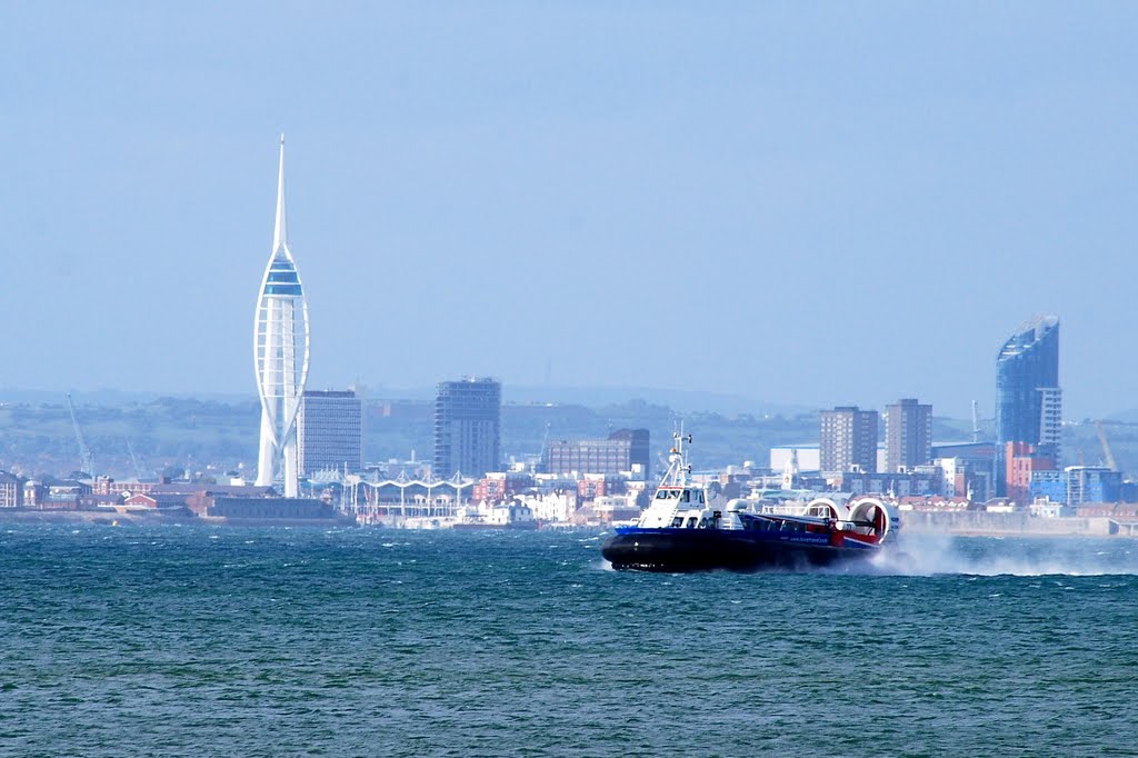Spinnaker  tower and hovercraft, Райд