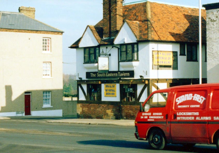 England Dover : one of many little pubs, Рамсгейт