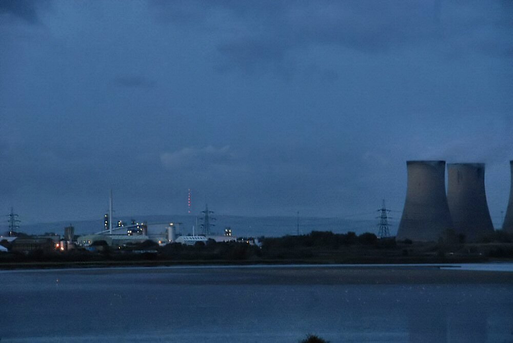 Fiddlers Ferry and Winter Hill , dusk, Ранкорн