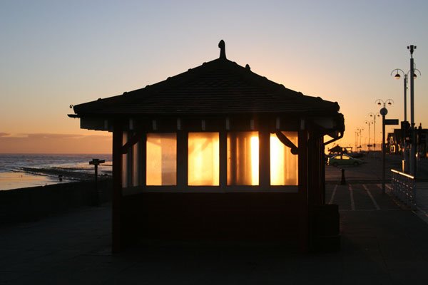 Sea front shelter, Редкар