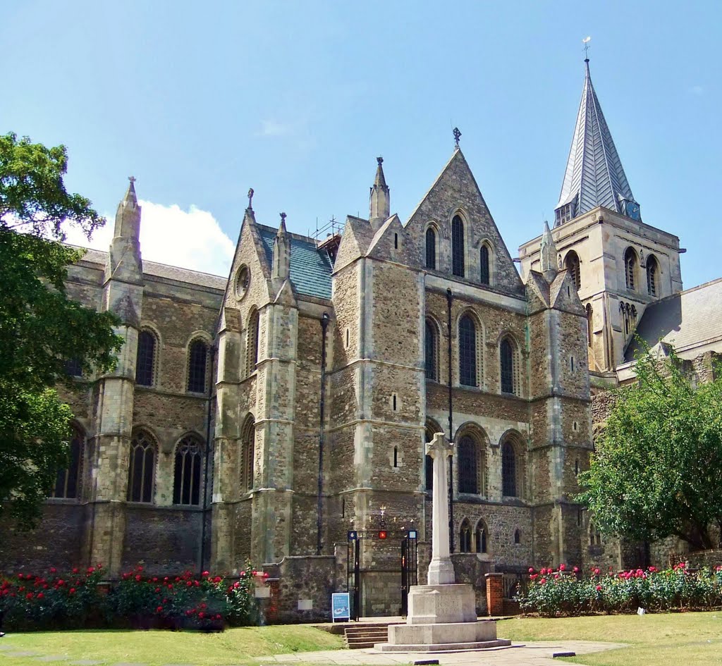 Rochester Cathedral from the High Street, Rochester, Kent, UK., Рочестер
