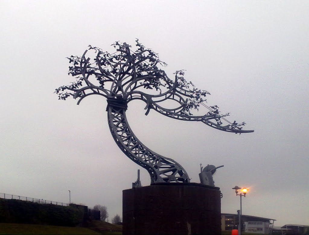 Metal tree sculpture by the River Wear, Sunderland by Safc_cal, Сандерленд