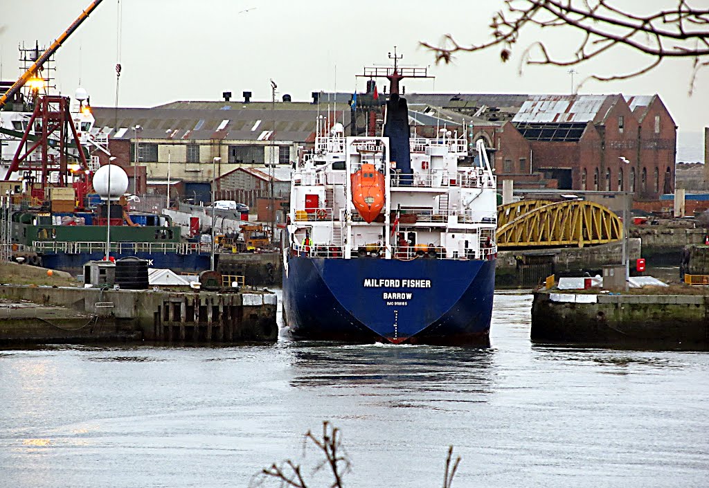 River Wear : A Tanker Enters The Docks With a Consignment of Oil, Сандерленд