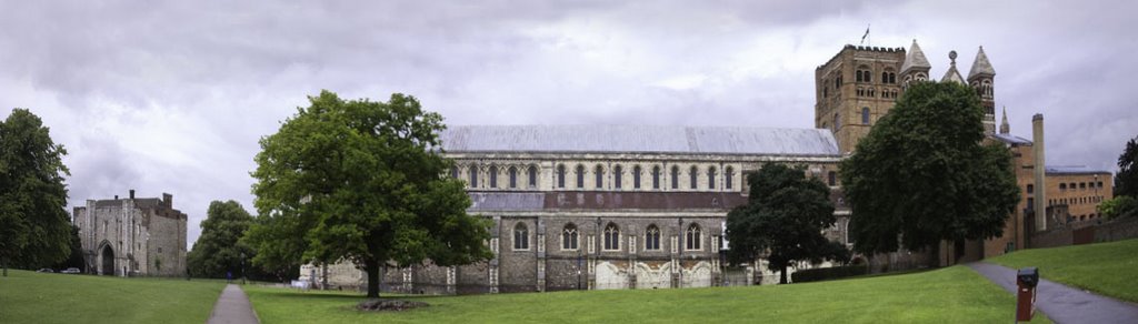 St Albans Abbey & Gatehouse, Сант-Албанс