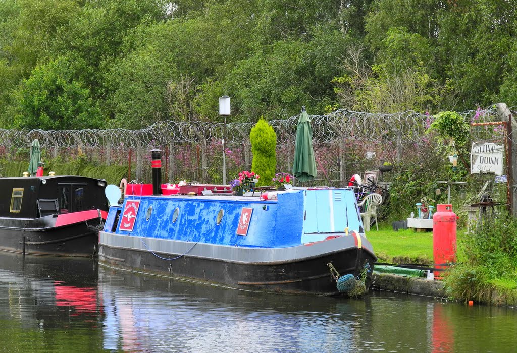Narrow boats - Bridgewater Canal - Urmston, Trafford M32 8, England, United Kingdom, Сейл
