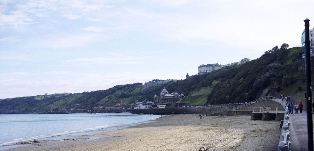 Looking towards the Victorian Spa building on South Bay Scarborough (Sep 1989), Скарборо