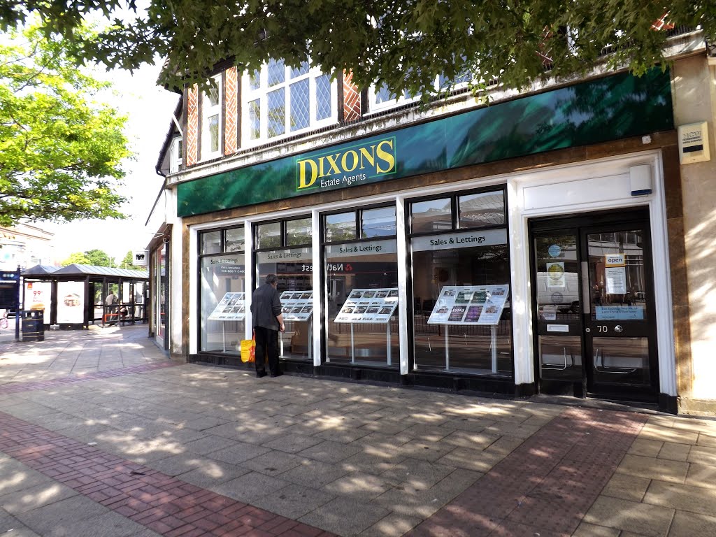Street view of Dixons Lettings property management on 70 Poplar Road in Solihull, Солихалл