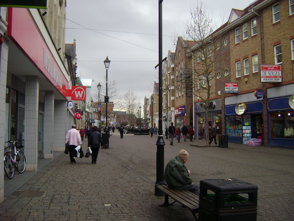STAINES BROADWAY, Стайнс