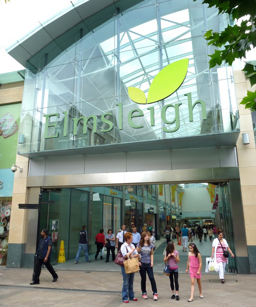 ELMSLEIGH SHOPPING CENTRE STAINES, Стайнс