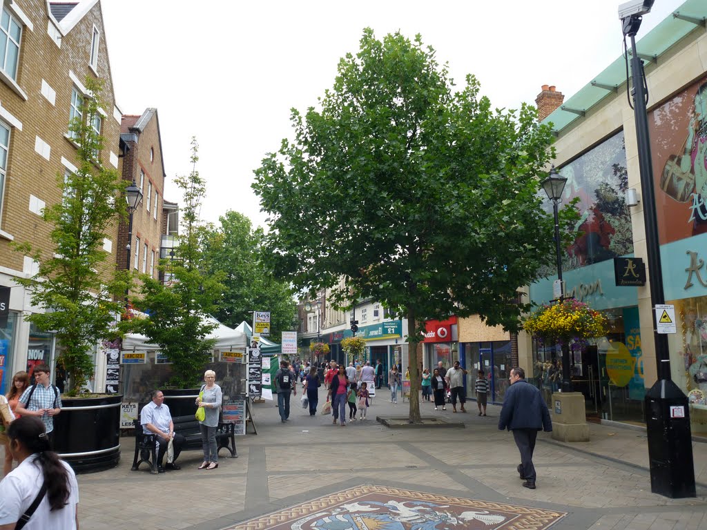 STAINES HIGH STREET, Стайнс