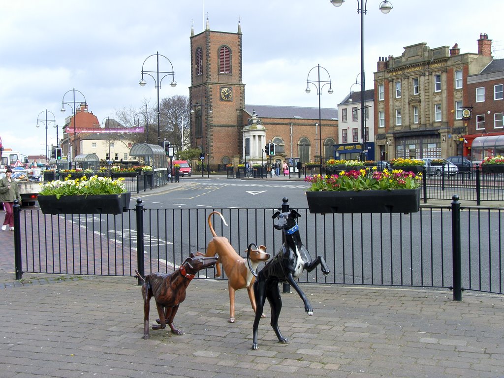 Dog Sculptures, Stockton-on-Tees, Стоктон
