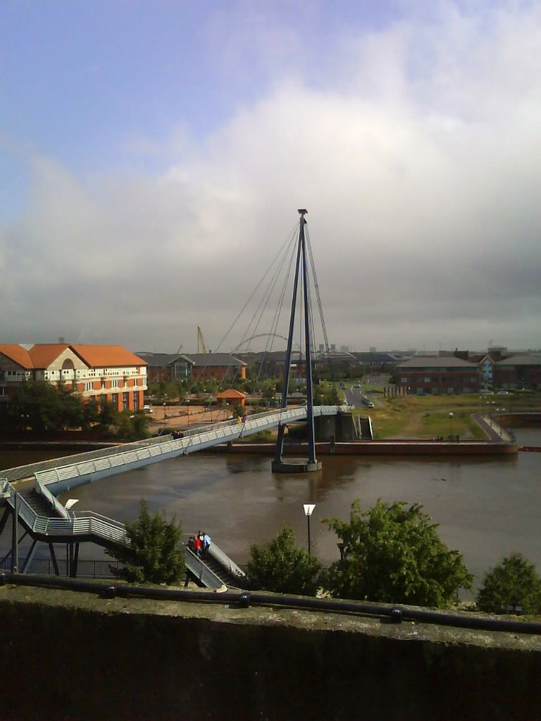 Millenium Bridge with New Double Arch Span in Background, Стоктон-он-Тис